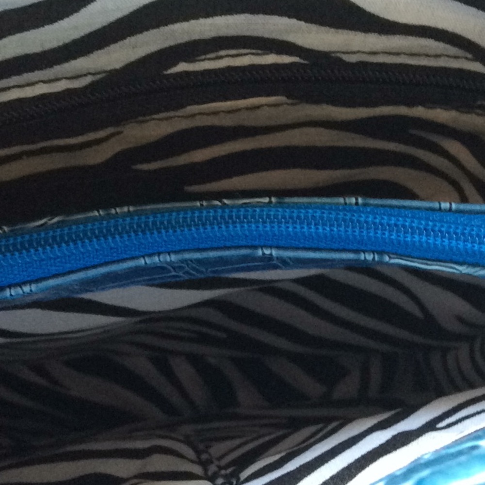 Handbag - Picture 2 of 3